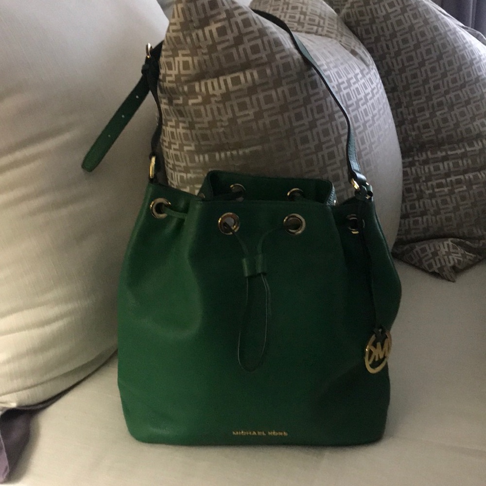 Michael Kors bucket bag 😍🥰❤️💕
